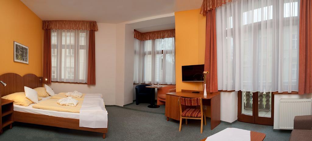 Hotel Antonietta Теплице Стая снимка