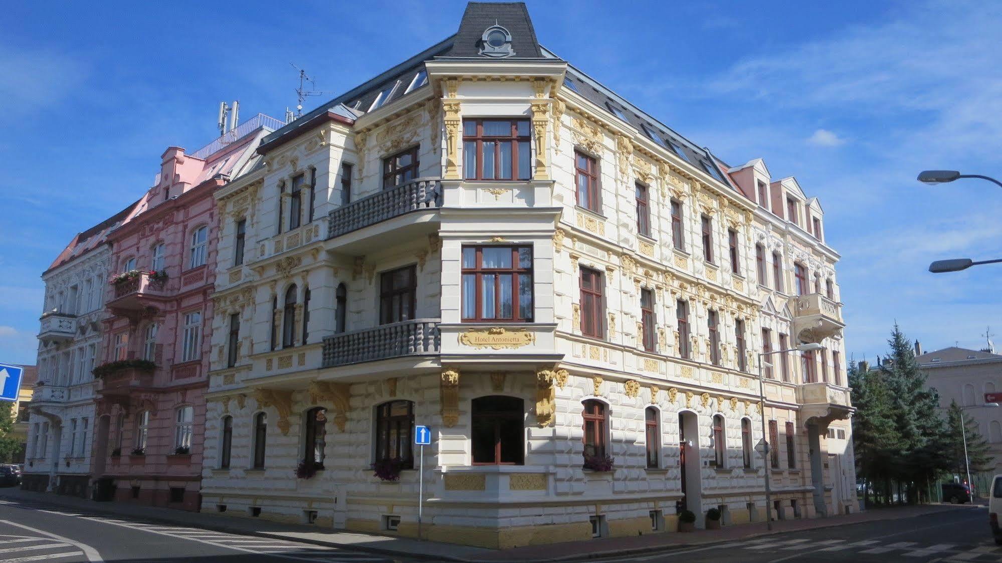 Hotel Antonietta Теплице Екстериор снимка