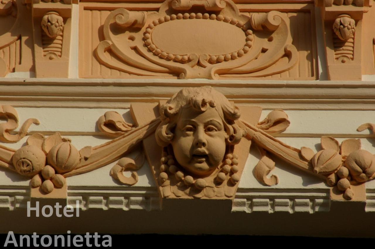 Hotel Antonietta Теплице Екстериор снимка
